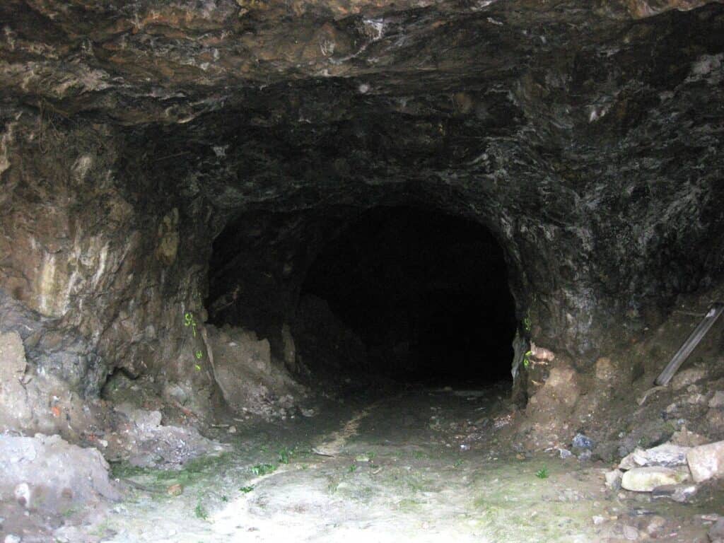 Proyecto para el paso del hundimiento de la mina